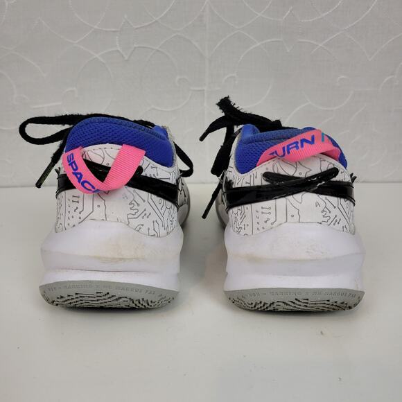 Nike Team Hustle D 10 SE x Space Jam Mens Shoes Size 7 White Sneakers DH8053-100 - Picture 2 of 15